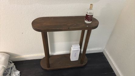 Little wooden stand for bathroom