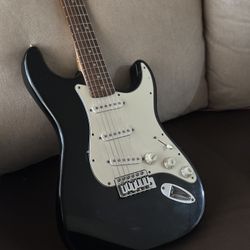 Squier Strat by Fender – 2000s – Black – Great Condition