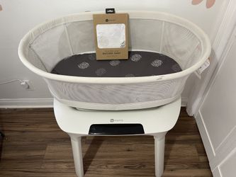 4 Moms Bassinet