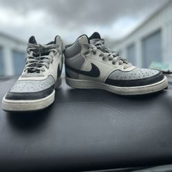 Nike Courtside Size 7