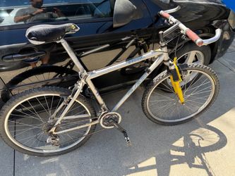 Giant Sedona Mountain bike