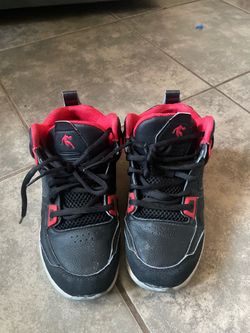 Boys shoes $5