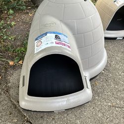 Pet mate Igloo Style Dog House  50 To 90lbs Dogs 