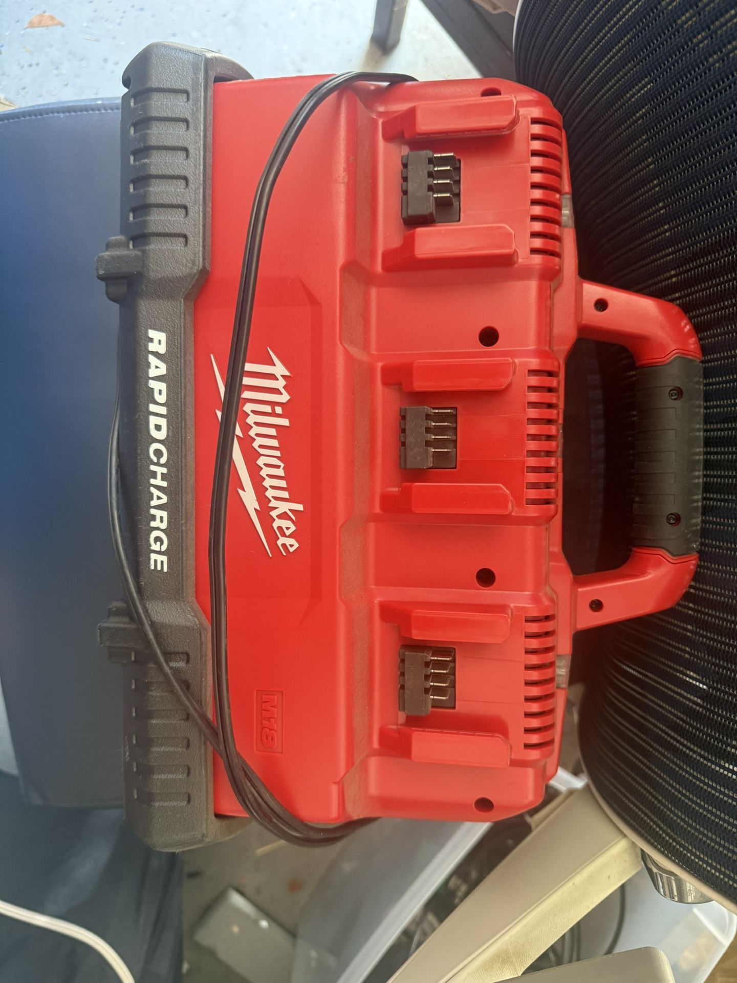 Milwaukee Rapid Charge Station