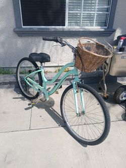Women's 27.5" Huffy Parkside Beach Cruiser With Basket 
