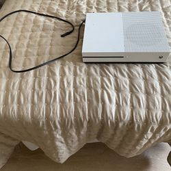 Xbox One S + power cord and no controller w some games 