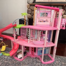 Barbie Dream House 