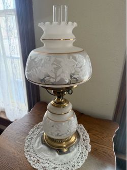 Quoizel “Satin Lace” style Gone with the Wind table Lamp