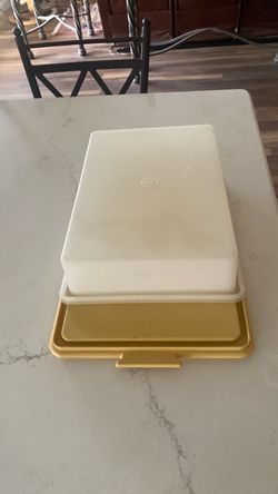 Vintage Tupperware Sheet Cake Container