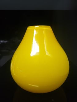 5.75" yellow art glass gourd vase