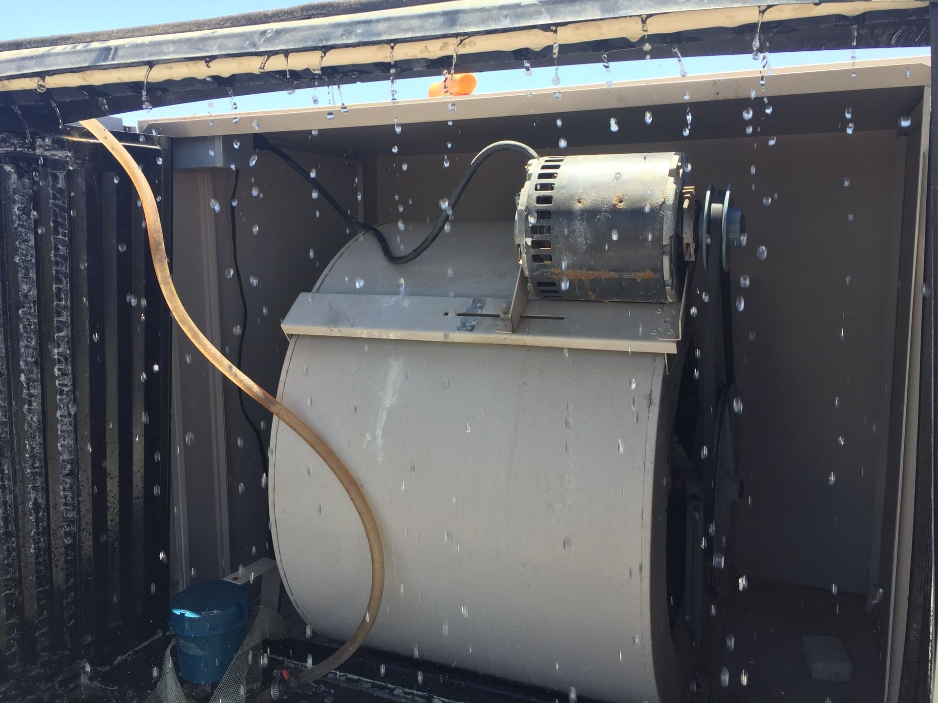 AEROCOOL TD6800 Downdraft Evap./Swamp Cooler for Sale in Albuquerque