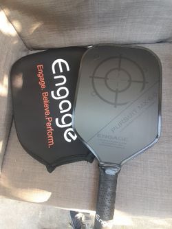Pickleball paddle