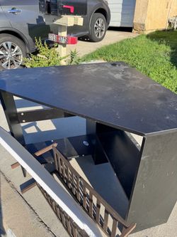 Computer table