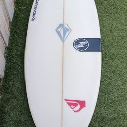 5'6" Surf Board