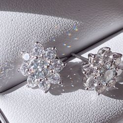 Sparkling 925 Silver Moissanite Floral Earrings  