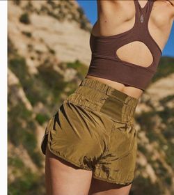 Free movement shorts
