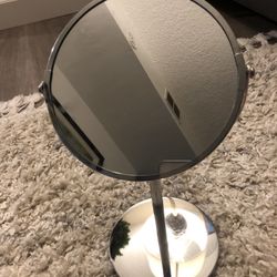 Magnifying Mirror