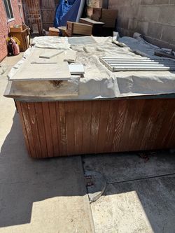 Hot tub jacuzzi