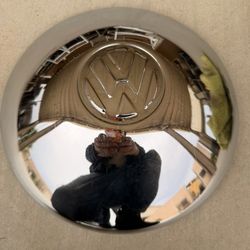 vw Early Hubcap 