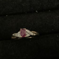 10 kt gold ruby and diamond ring