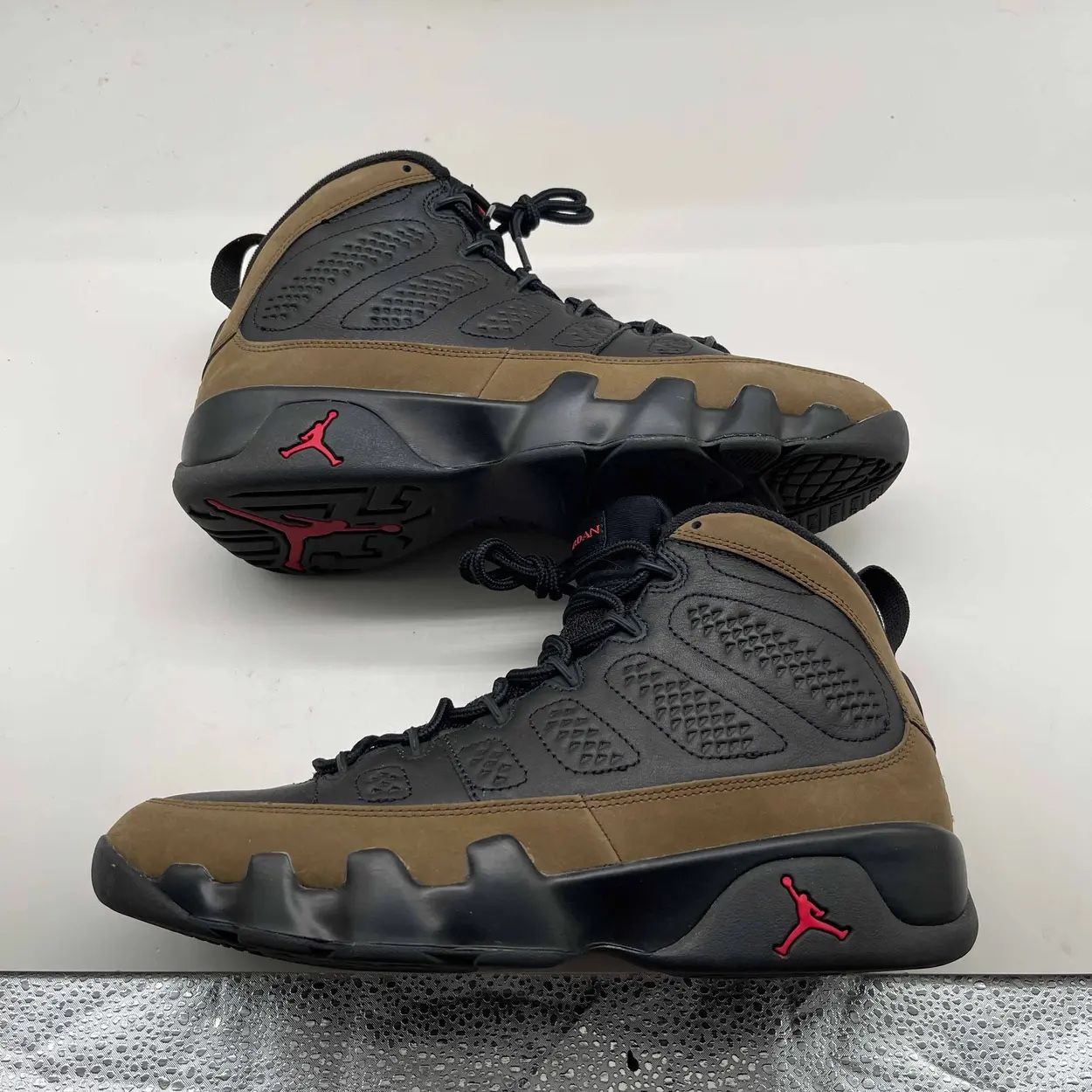 Air Jordan 9 Olive Size 9.5 VNDS $150