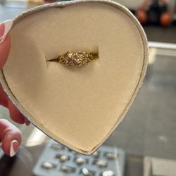 Yellow Gold Heart Band With Flowers