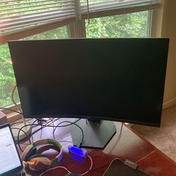 Curve Screen Monitor