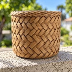 🌿 Better Homes & Gardens 8” Concrete Planter – Basket Weave