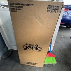 Diaper genie 