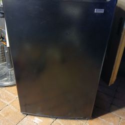 Kenmore Refrigerator 