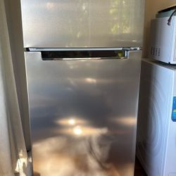 Magic Chef Refrigerator 