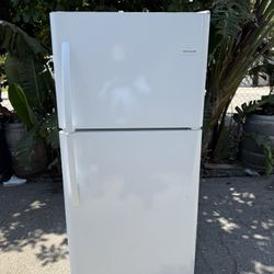 Refrigerator Excellent Working Condition🕊️