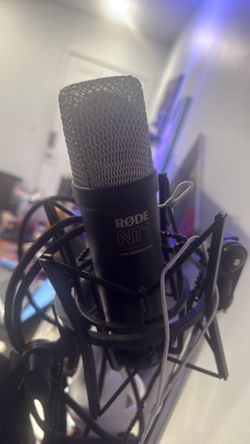 Rode microphone NT1 kit with mount and stand