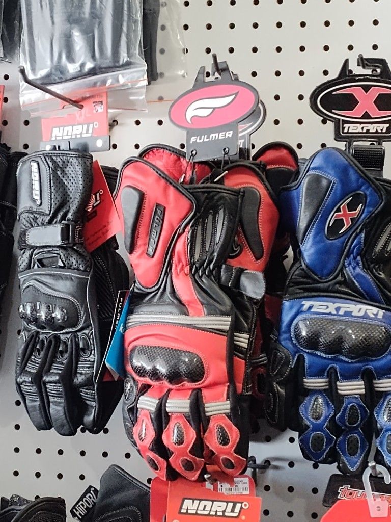 Motorcycle Leather Gloves Special Deal $65 Different Brands To Choose From Different Sizes To Choose From