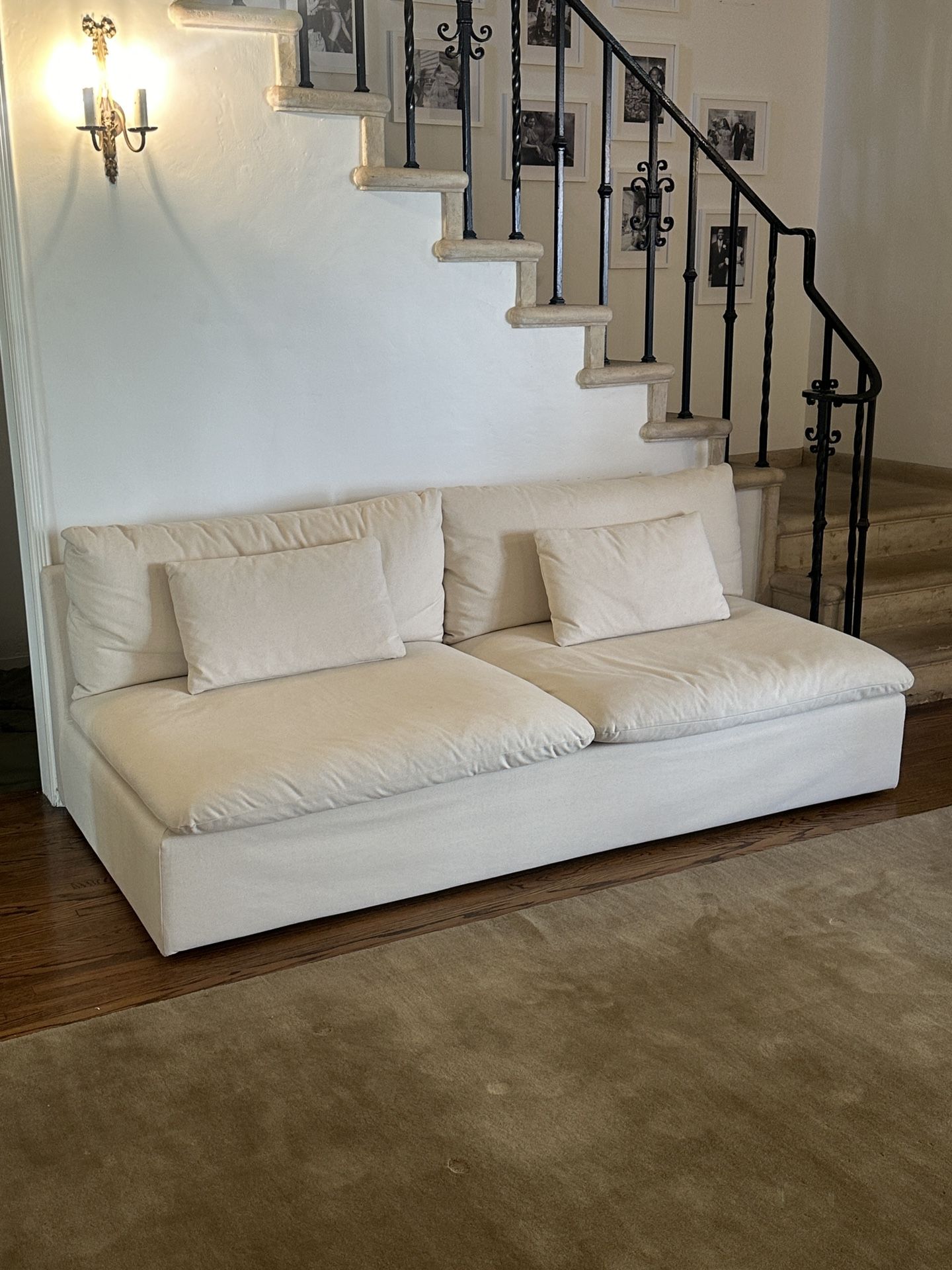 SIXPENNY ARIA SOFA
