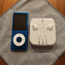 Apple iPod nano 4th Generation Chromatic Blue (16GB)