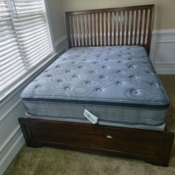 Queen SIZE Bed