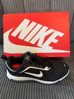 Nike Air Max Low-Top Sneakers