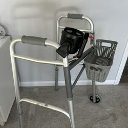 Walker W/wheels