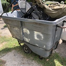 Rubbermaid Cubic Yard Cart