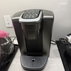 Keurig K-Elite Coffee Maker – Excellent Condition