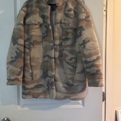 Levi Strauss Women’s Camouflage Sherpa Jacket - Size Medium