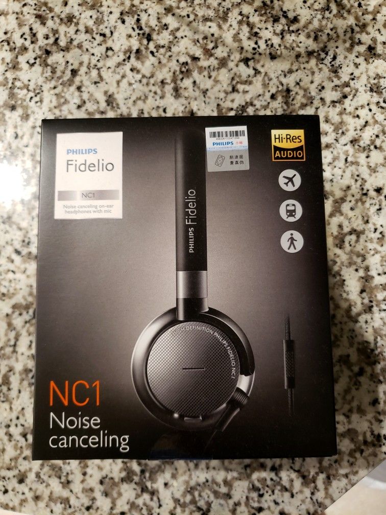 Brand new Philips NC1 Noise Cancelling Headphones