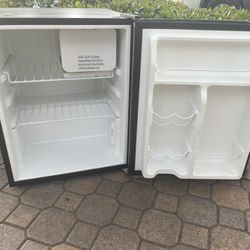 Whirlpool Small Mini Fridge 