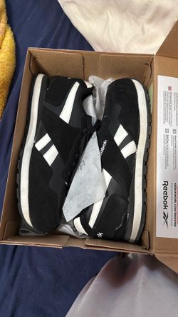 Reeboks steel toe shoe size 10 .5 wide