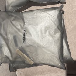 Essential hoodie dark oak