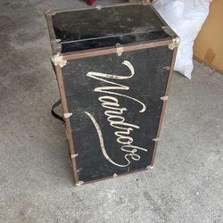 Wardrobe Trunk