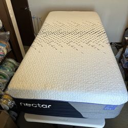 Nectar Premier Copper Hybrid Mattress, Twin XL (2), Split King, Like New