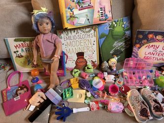 Free Items With The Purchase 0f the Shoes & Books