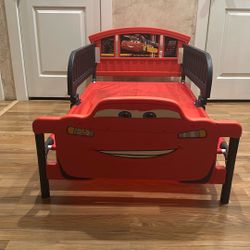 Lightning McQueen Cars Toddler Bed 